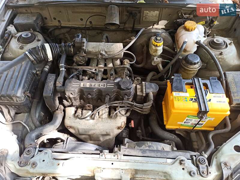 Седан Daewoo Lanos 2003 в Киеве