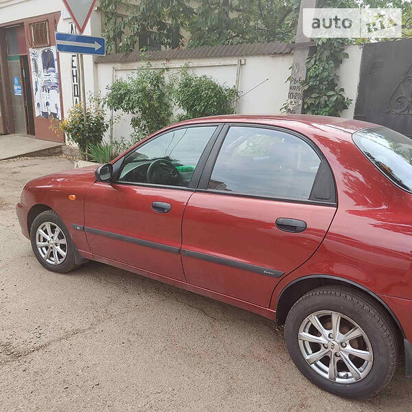 Седан Daewoo Lanos 2004 в Кривом Роге
