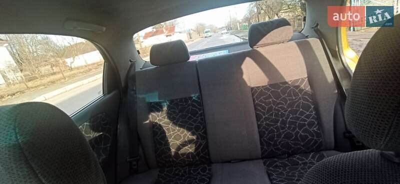 Седан Daewoo Lanos 2002 в Рівному