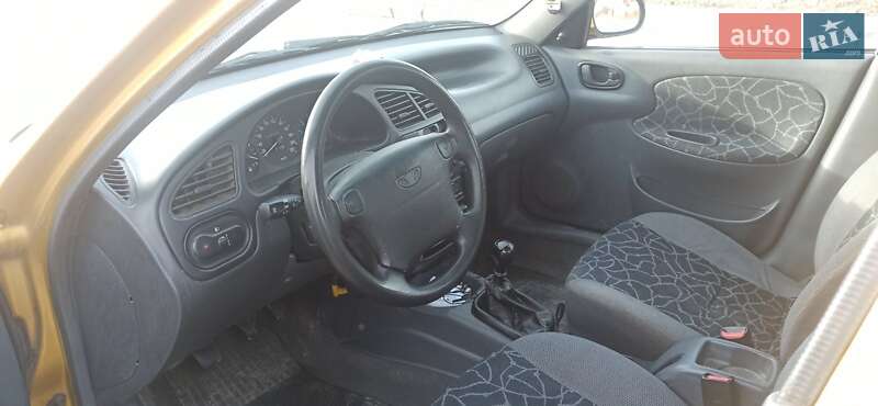 Седан Daewoo Lanos 2002 в Рівному