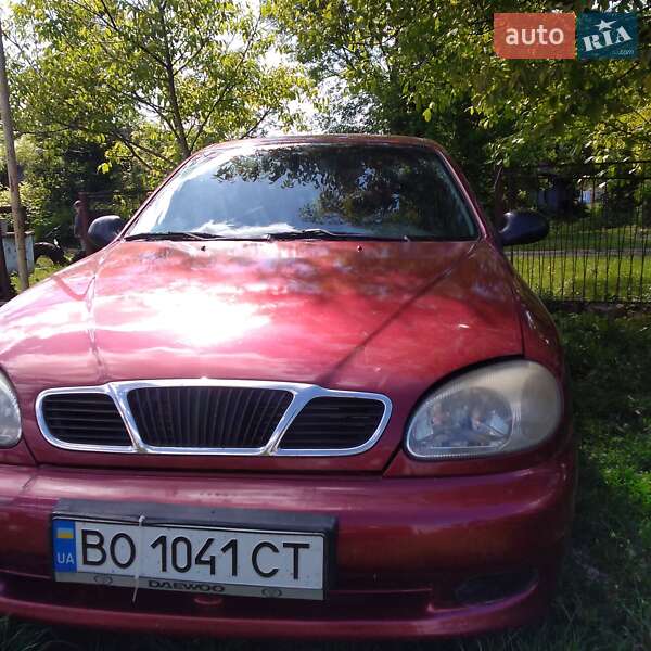 Седан Daewoo Lanos 2004 в Волочиске