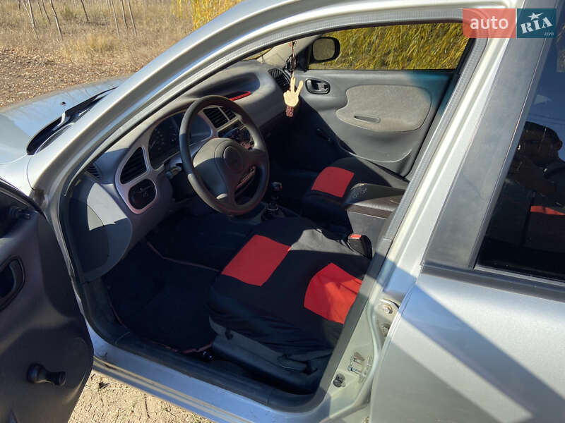 Седан Daewoo Lanos 2005 в Днепре