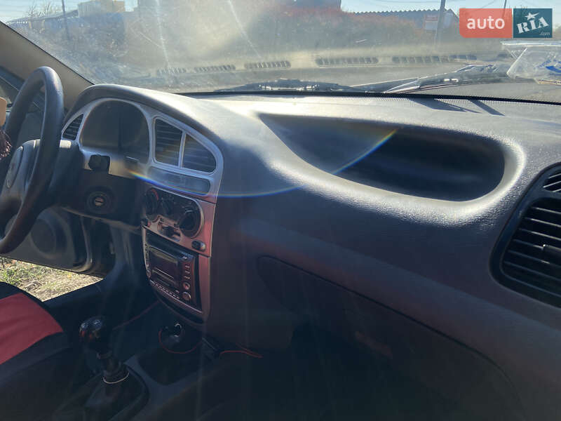 Седан Daewoo Lanos 2005 в Днепре