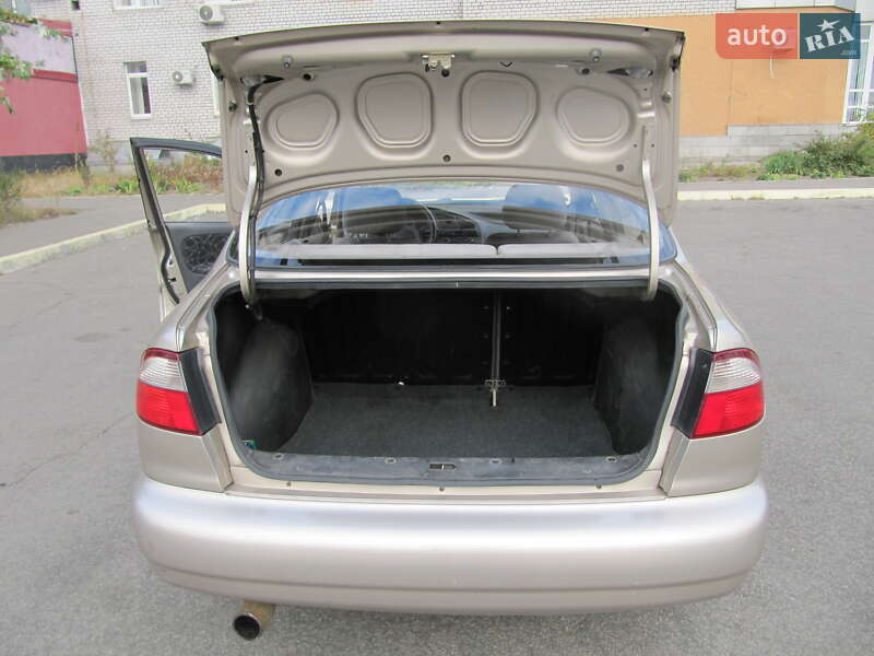 Седан Daewoo Lanos 2004 в Днепре