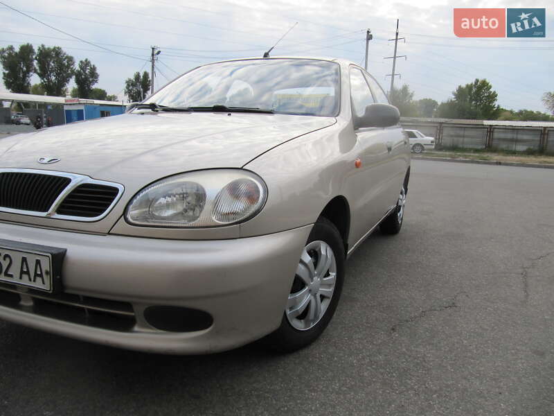 Седан Daewoo Lanos 2004 в Днепре