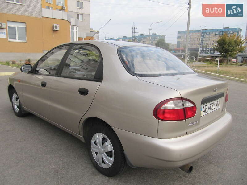 Седан Daewoo Lanos 2004 в Днепре