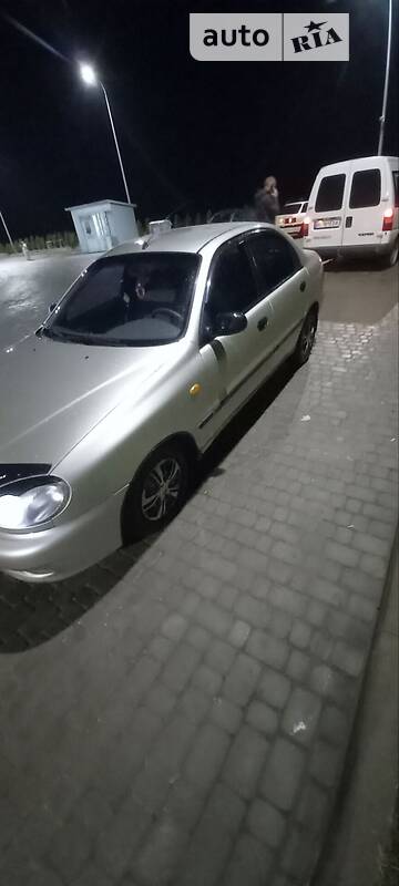 Седан Daewoo Lanos 1998 в Львове