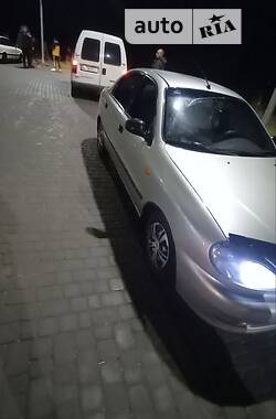 Седан Daewoo Lanos 1998 в Львове