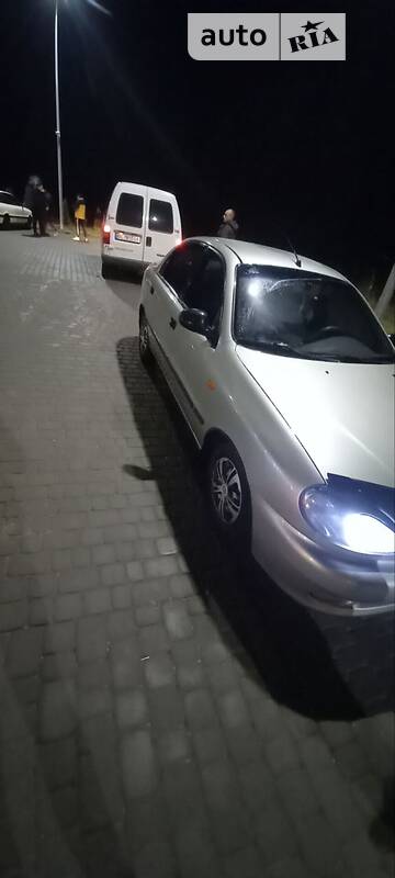 Седан Daewoo Lanos 1998 в Львове