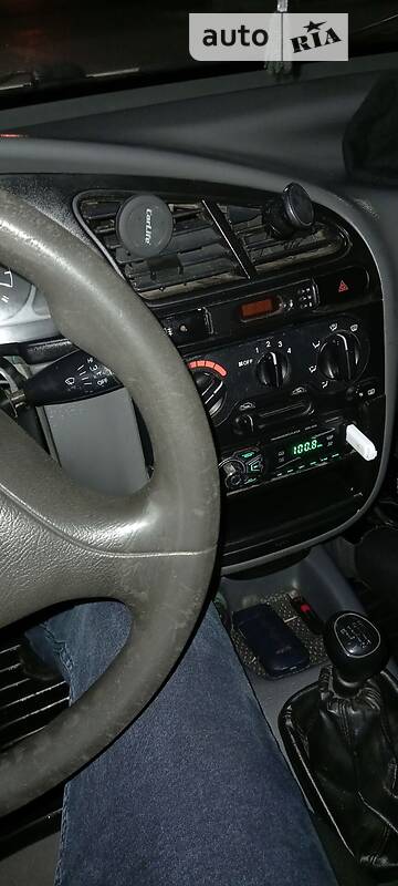 Седан Daewoo Lanos 1998 в Львове