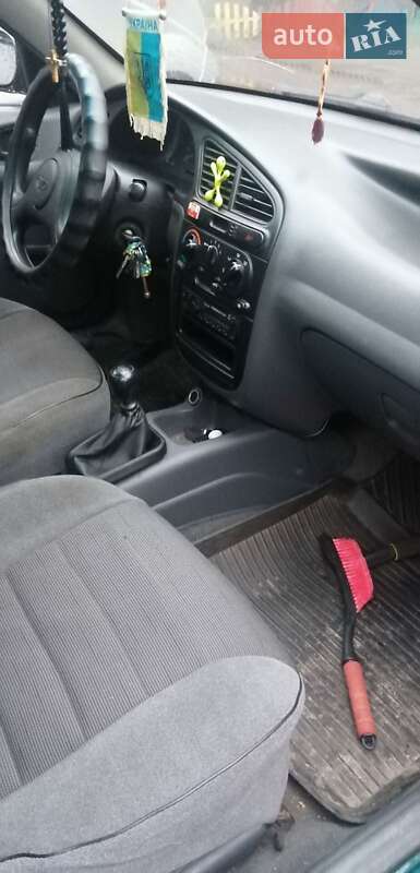 Седан Daewoo Lanos 2002 в Черкассах