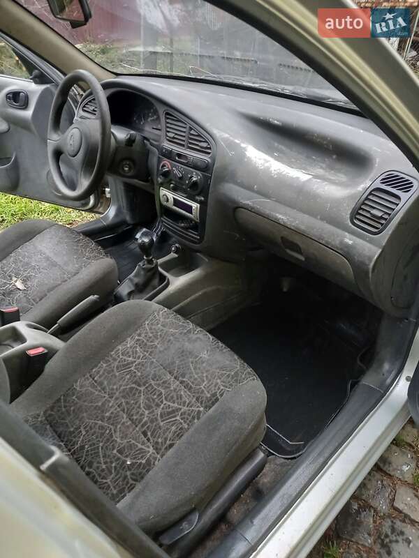 Хэтчбек Daewoo Lanos 2004 в Мукачево