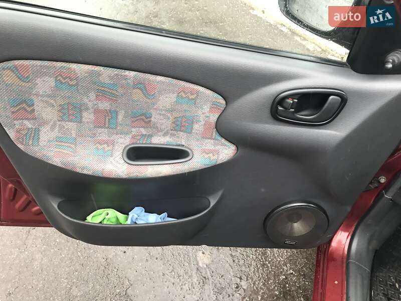 Седан Daewoo Lanos 2002 в Харькове