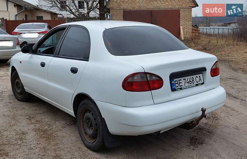 Седан Daewoo Lanos 2004 в Киеве
