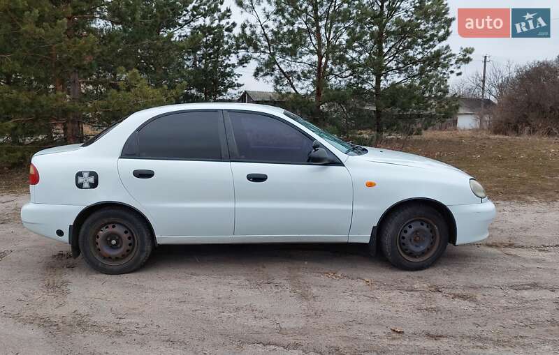 Седан Daewoo Lanos 2004 в Киеве