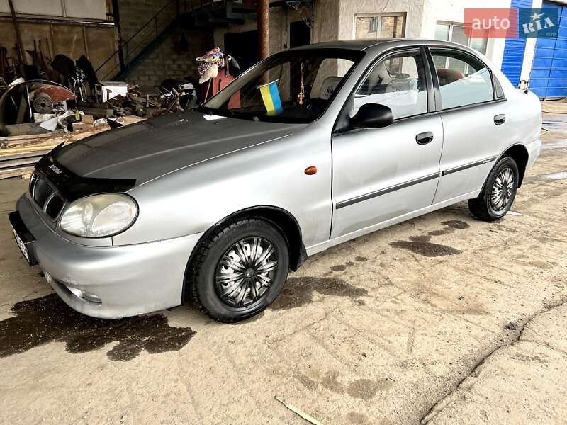 Седан Daewoo Lanos 2002 в Звенигородці