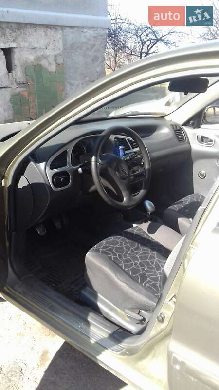 Седан Daewoo Lanos 2003 в Кропивницком