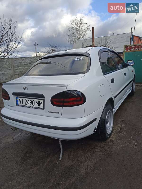 Седан Daewoo Lanos 2010 в Києві