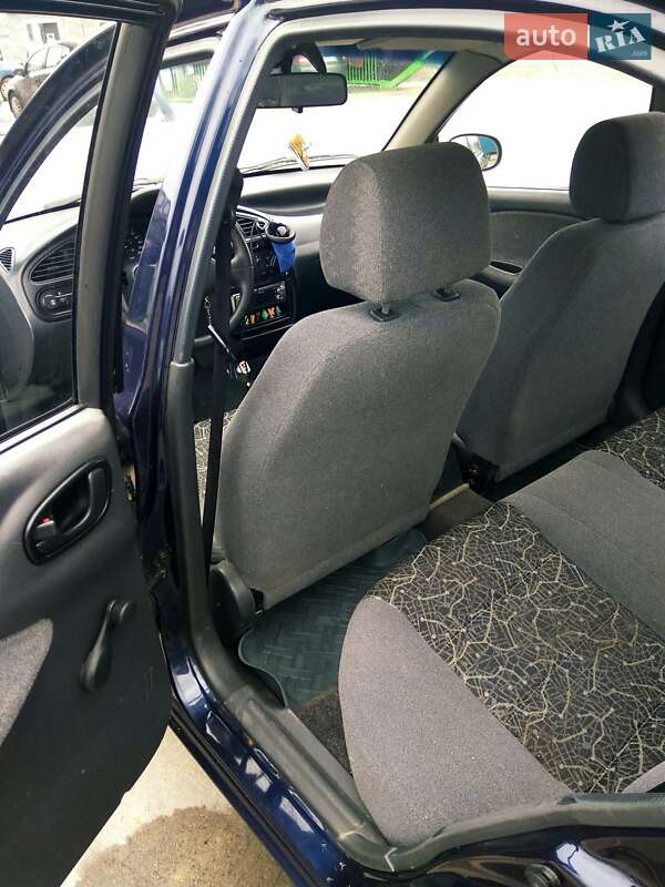 Седан Daewoo Lanos 2004 в Чернигове