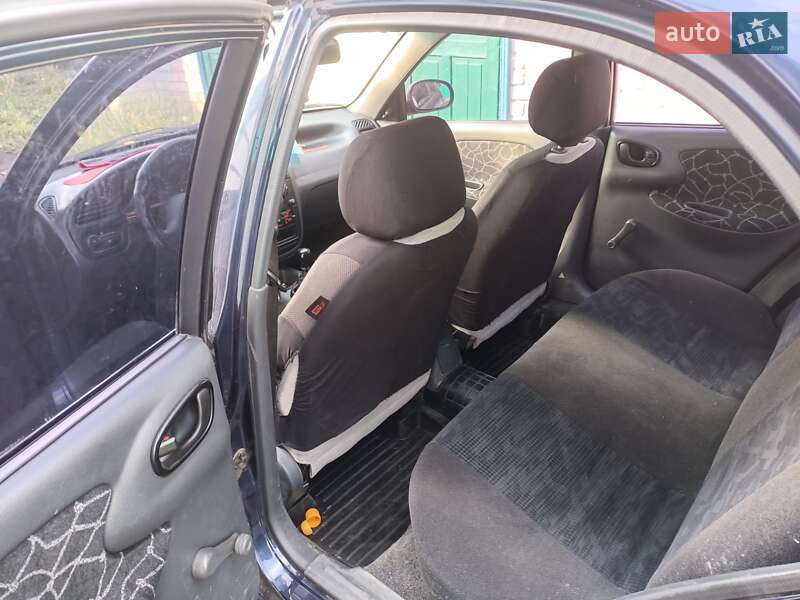 Седан Daewoo Lanos 2004 в Киеве