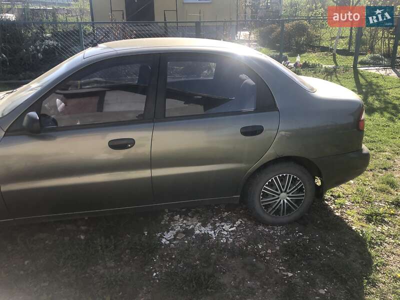 Седан Daewoo Lanos 2004 в Тернополі