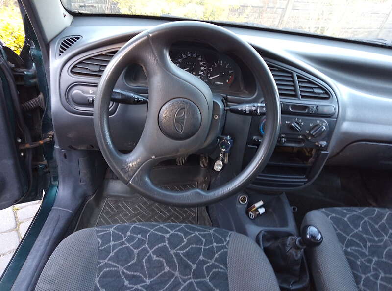 Седан Daewoo Lanos 2003 в Львове