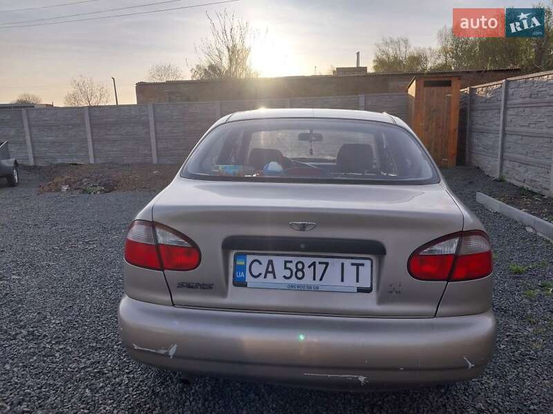 Седан Daewoo Lanos 2004 в Городищеві