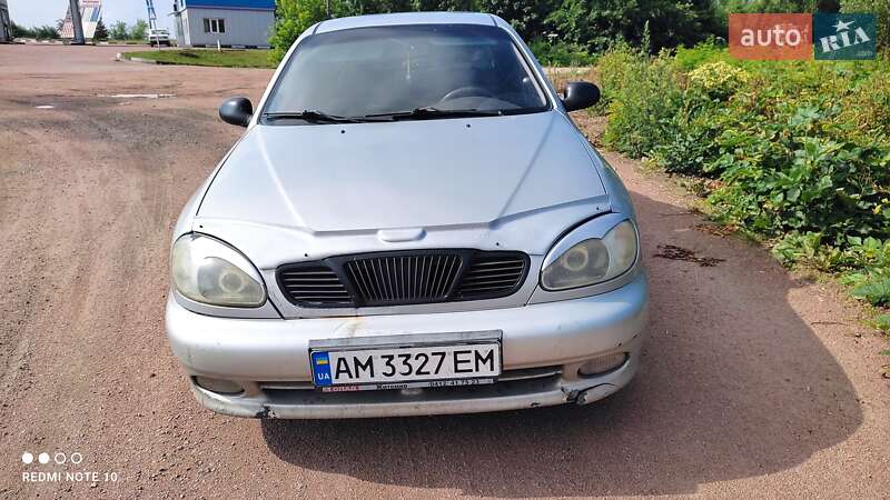 Седан Daewoo Lanos 2002 в Черняхове