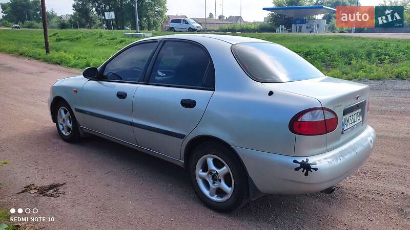 Седан Daewoo Lanos 2002 в Черняхове