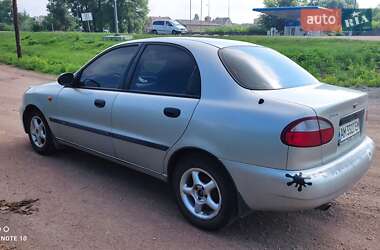 Седан Daewoo Lanos 2002 в Черняхове