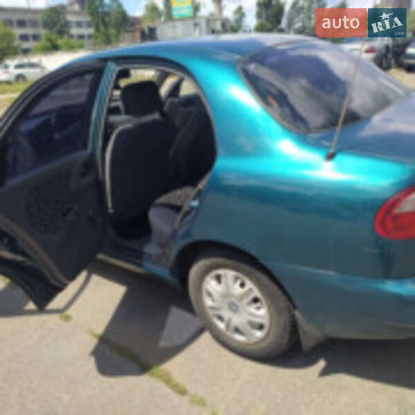 Седан Daewoo Lanos 2001 в Києві