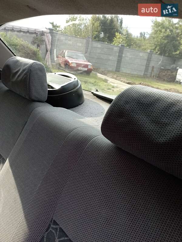 Седан Daewoo Lanos 2002 в Днепре