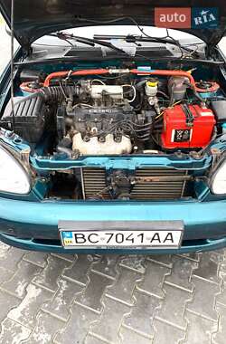 Седан Daewoo Lanos 2004 в Львове