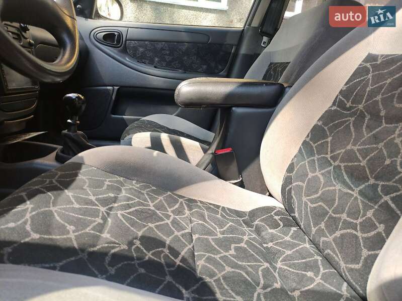 Седан Daewoo Lanos 2004 в Мерефа