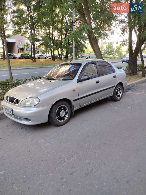 Седан Daewoo Lanos 2004 в Киеве
