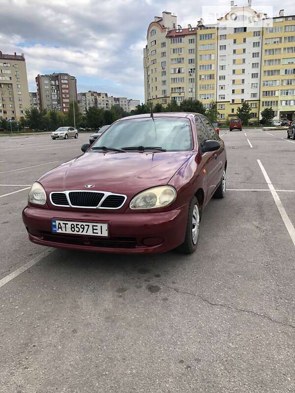 Седан Daewoo Lanos 2004 в Надвірній