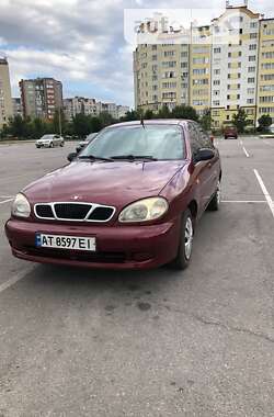 Седан Daewoo Lanos 2004 в Надвірній