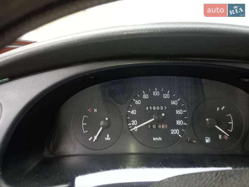 Седан Daewoo Lanos 1998 в Мукачевому