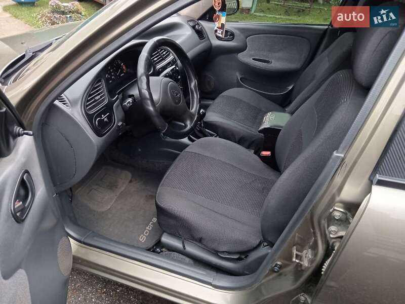 Седан Daewoo Lanos 2004 в Черновцах
