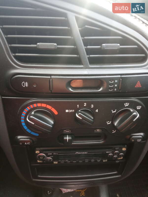 Седан Daewoo Lanos 2004 в Киеве
