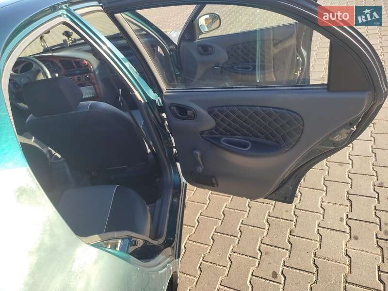 Седан Daewoo Lanos 2002 в Болграде