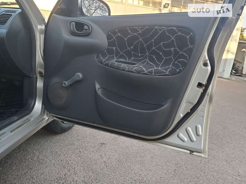 Седан Daewoo Lanos 2003 в Болграде