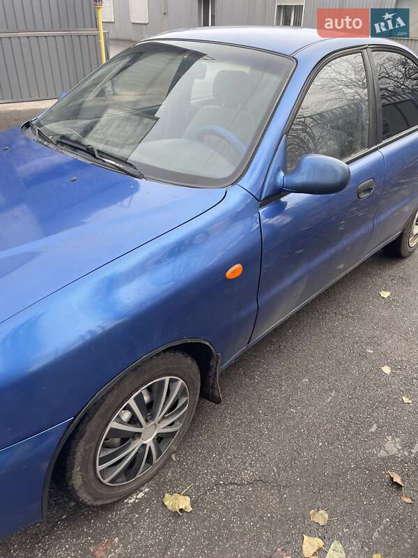 Седан Daewoo Lanos 1998 в Кривом Роге