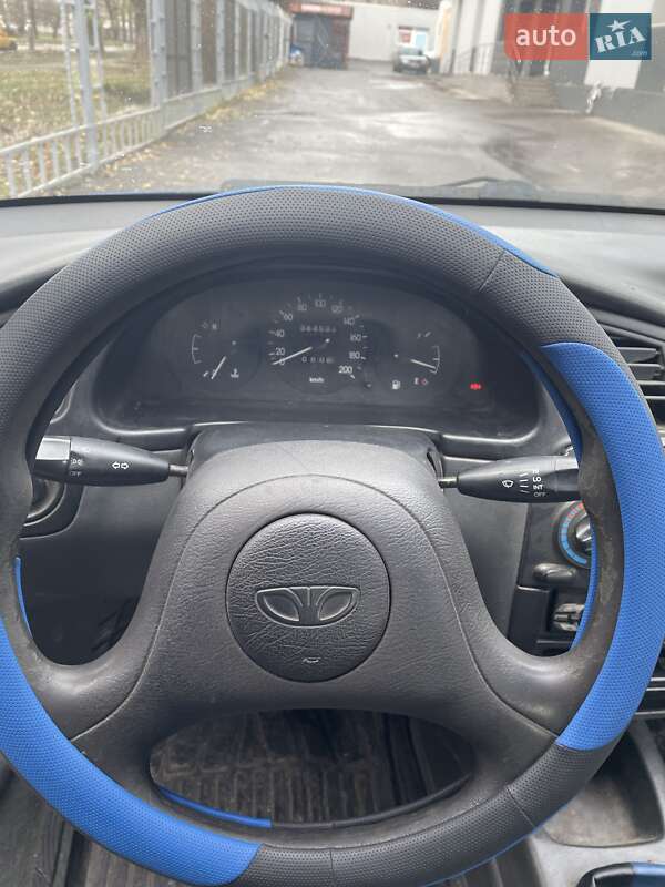 Седан Daewoo Lanos 1998 в Кривом Роге