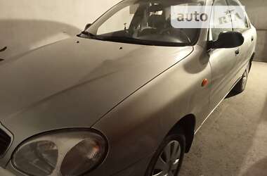 Седан Daewoo Lanos 2004 в Млиніві