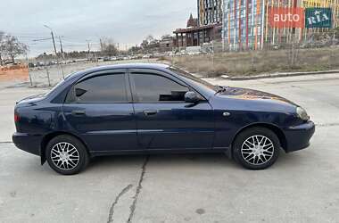 Седан Daewoo Lanos 2002 в Днепре