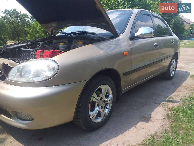 Седан Daewoo Lanos 2007 в Новом Буге