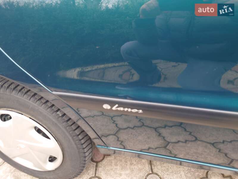 Седан Daewoo Lanos 2002 в Овруче