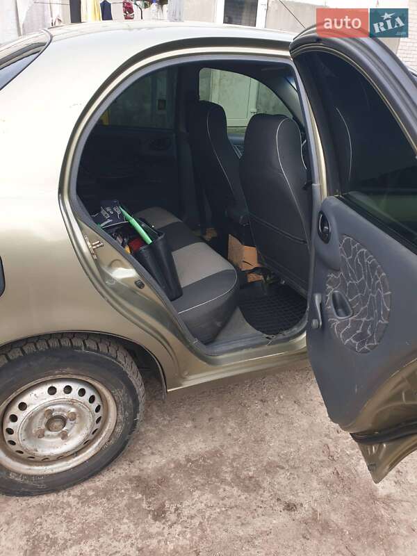Седан Daewoo Lanos 2002 в Дніпрі