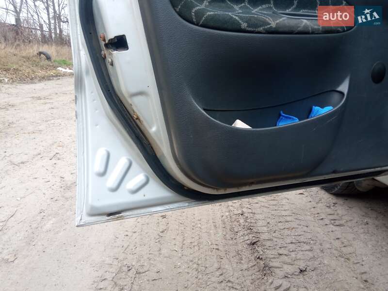 Седан Daewoo Lanos 2004 в Ладыжине